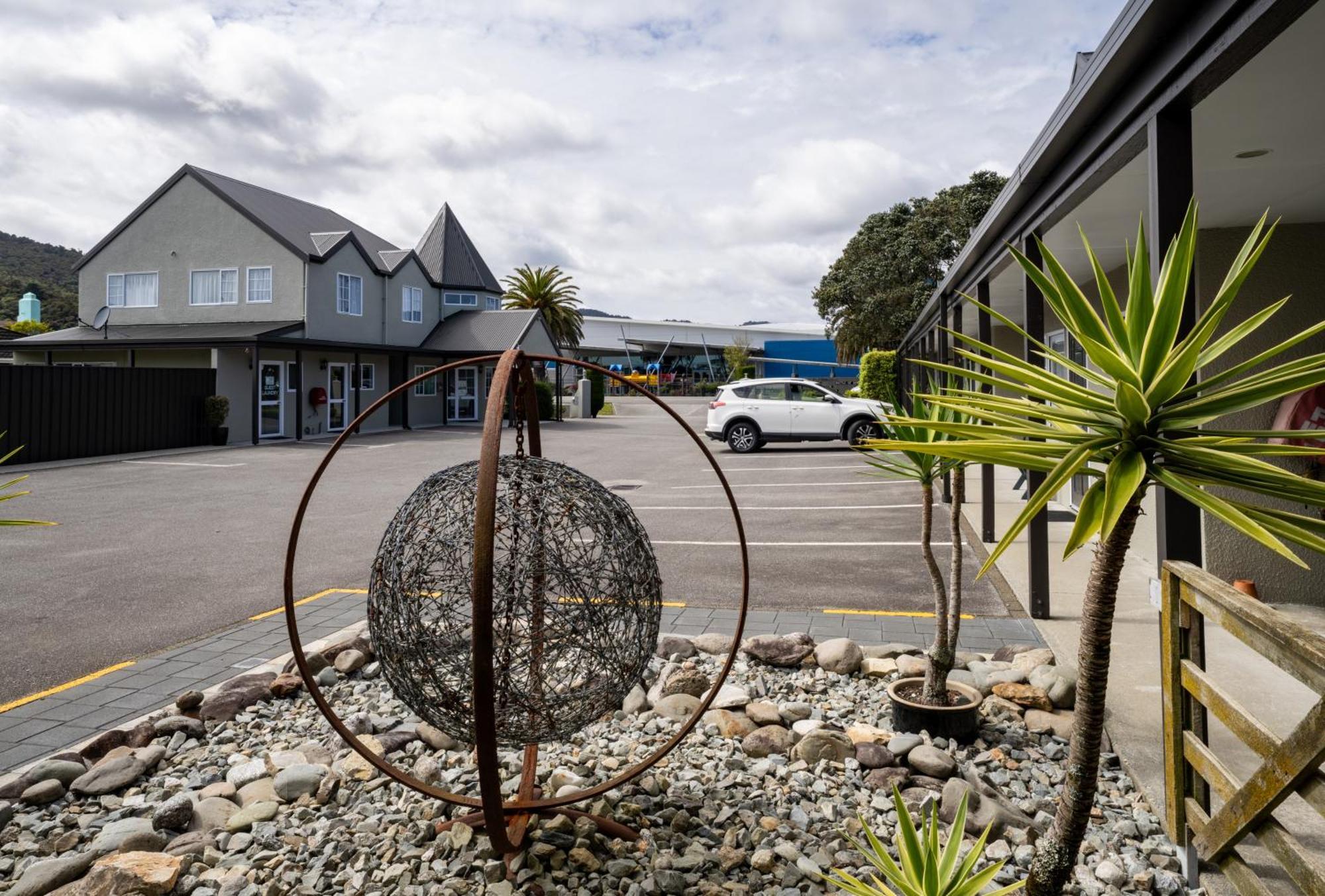 Asure Gables Motor Lodge Greymouth Bagian luar foto